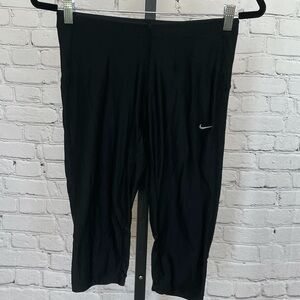 Nike Performance Black Cropped Leggings